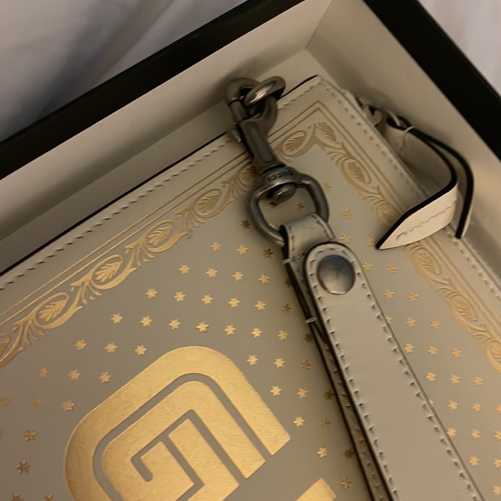 Gucci Guccy becchin Amore edition pouch  with tags and box - Picture 5 of 6